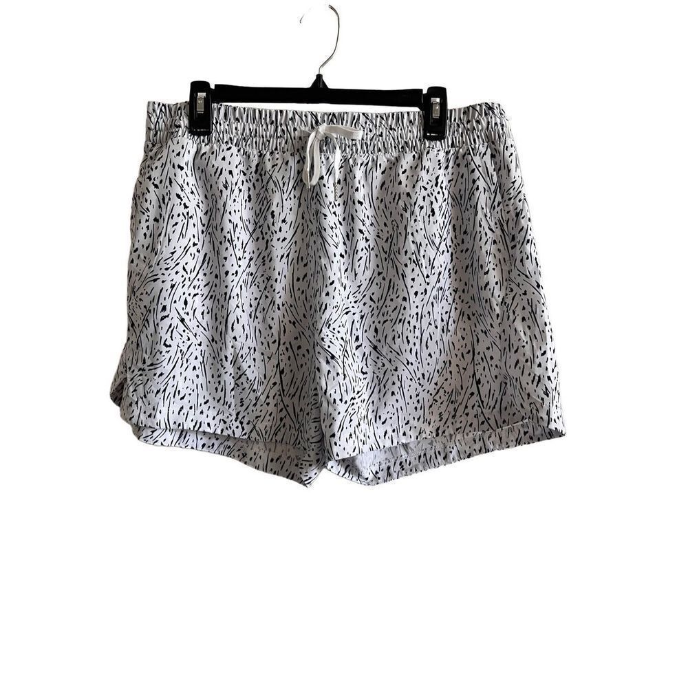 Marika elastic waist running shorts. Size XL